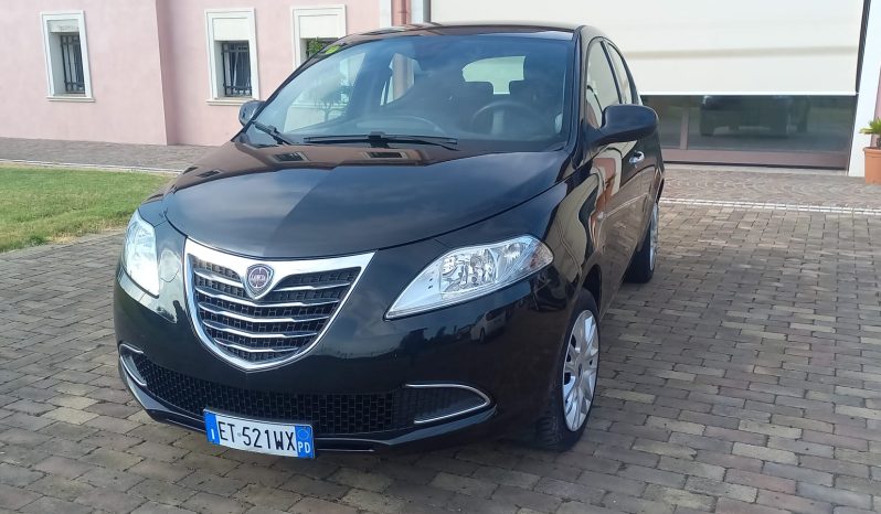 Lancia Ypsilon 1.2 69 CV 5 porte Gold pieno