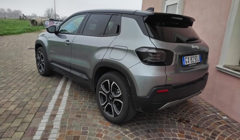 Jeep Avenger Summit pieno
