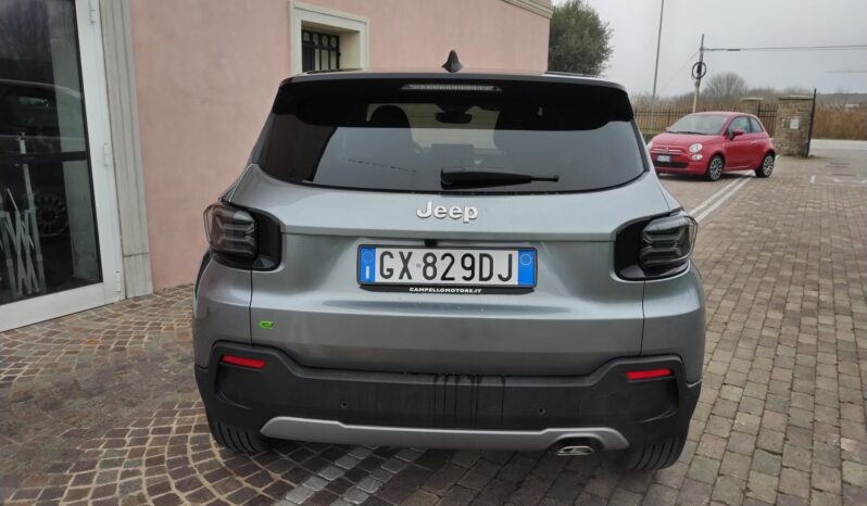 Jeep Avenger Summit pieno
