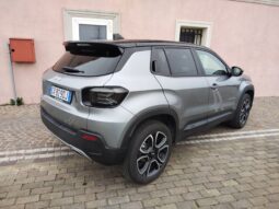 Jeep Avenger Summit pieno