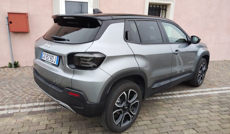 Jeep Avenger Summit pieno