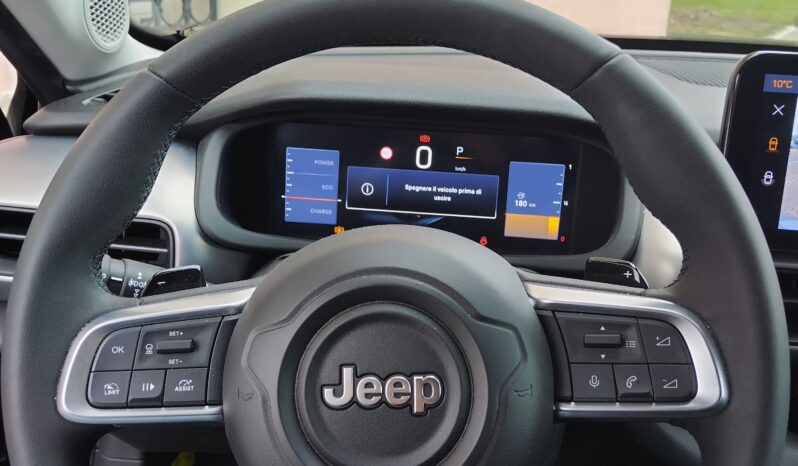 Jeep Avenger Summit pieno