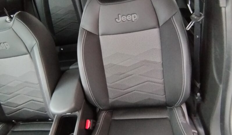 Jeep Avenger Summit pieno